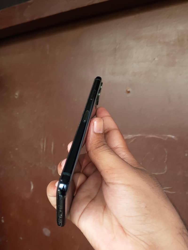 Apple iPhone 11 Pro Max 15