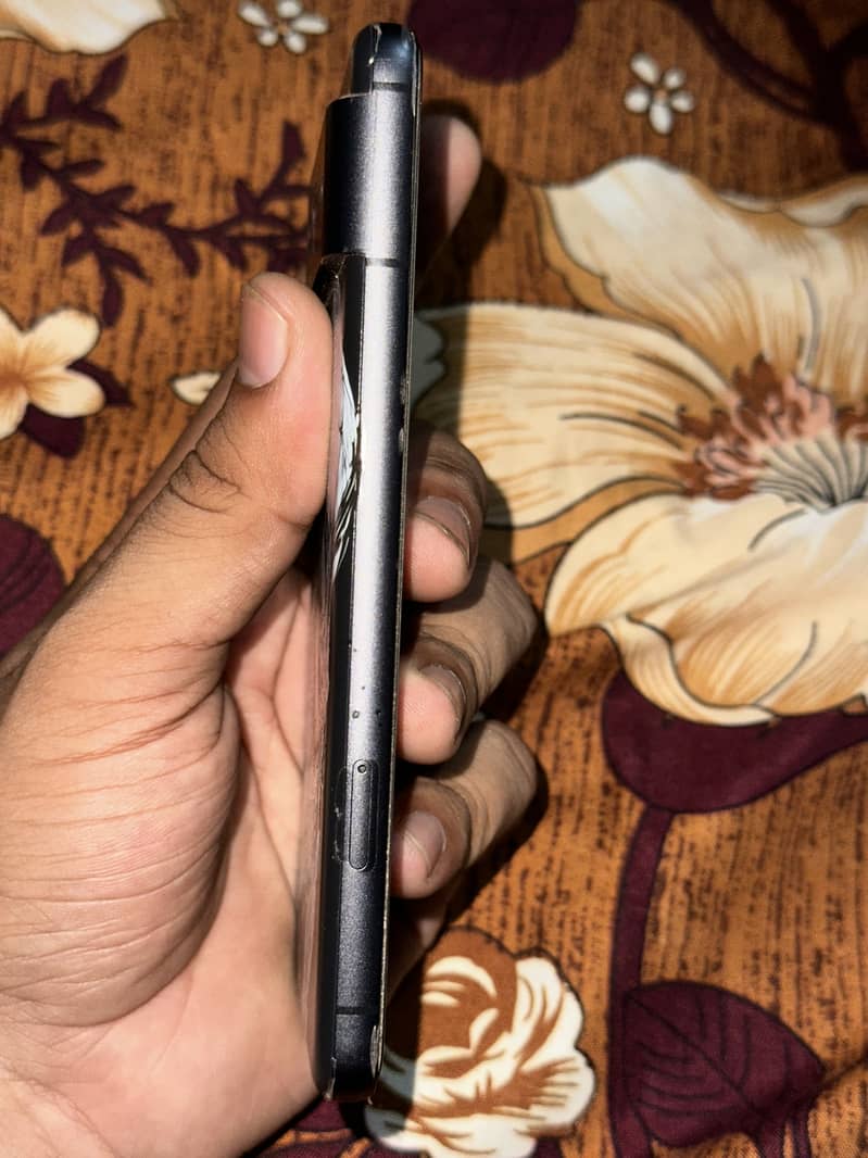 Google Pixel 8 4