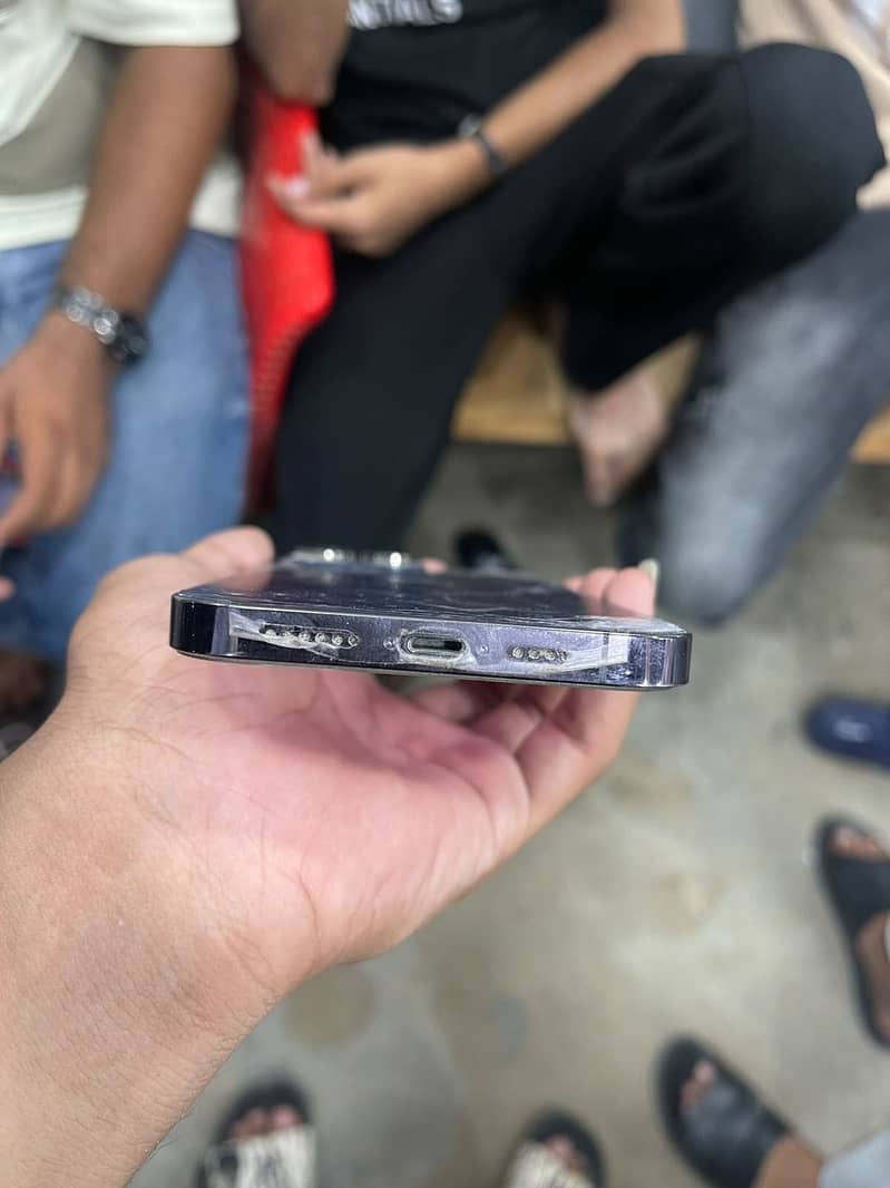 Apple iPhone 14 Pro Max 0