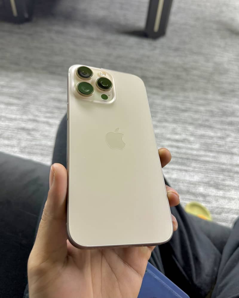 Apple iPhone 16 Pro Max 1