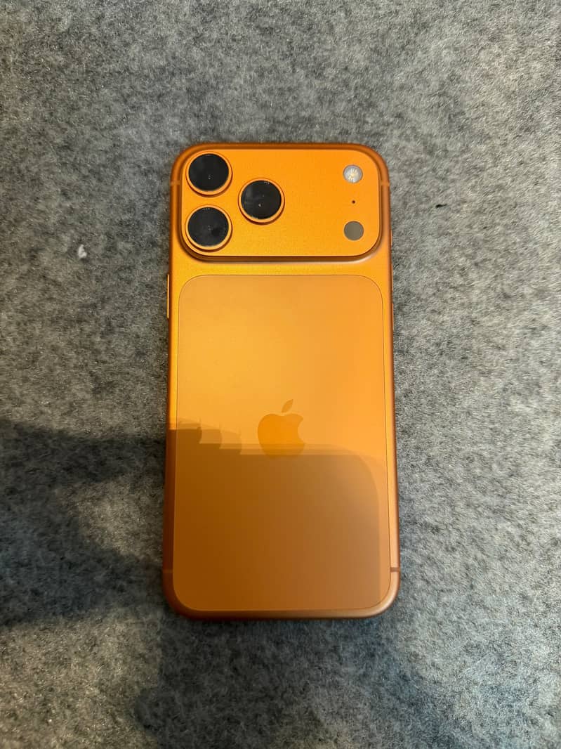 Apple iPhone 17 Pro Max 4