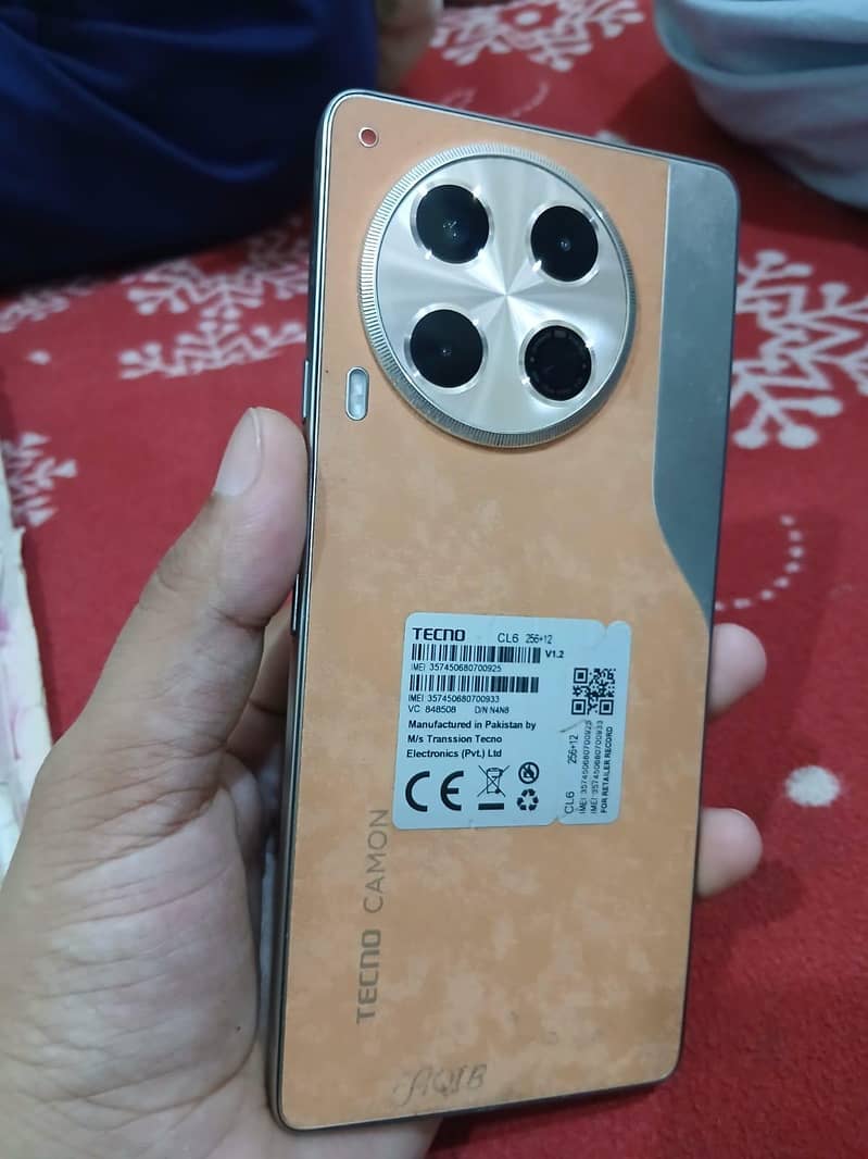Tecno CAMON 30 0