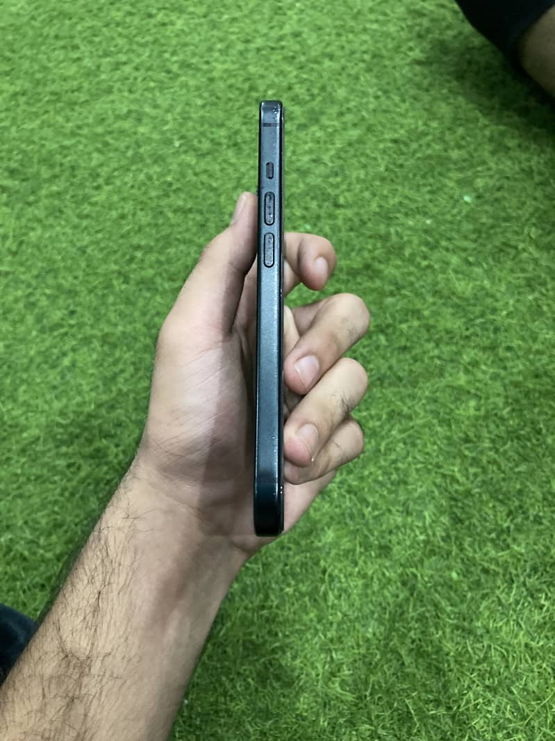 Apple iPhone 15 5