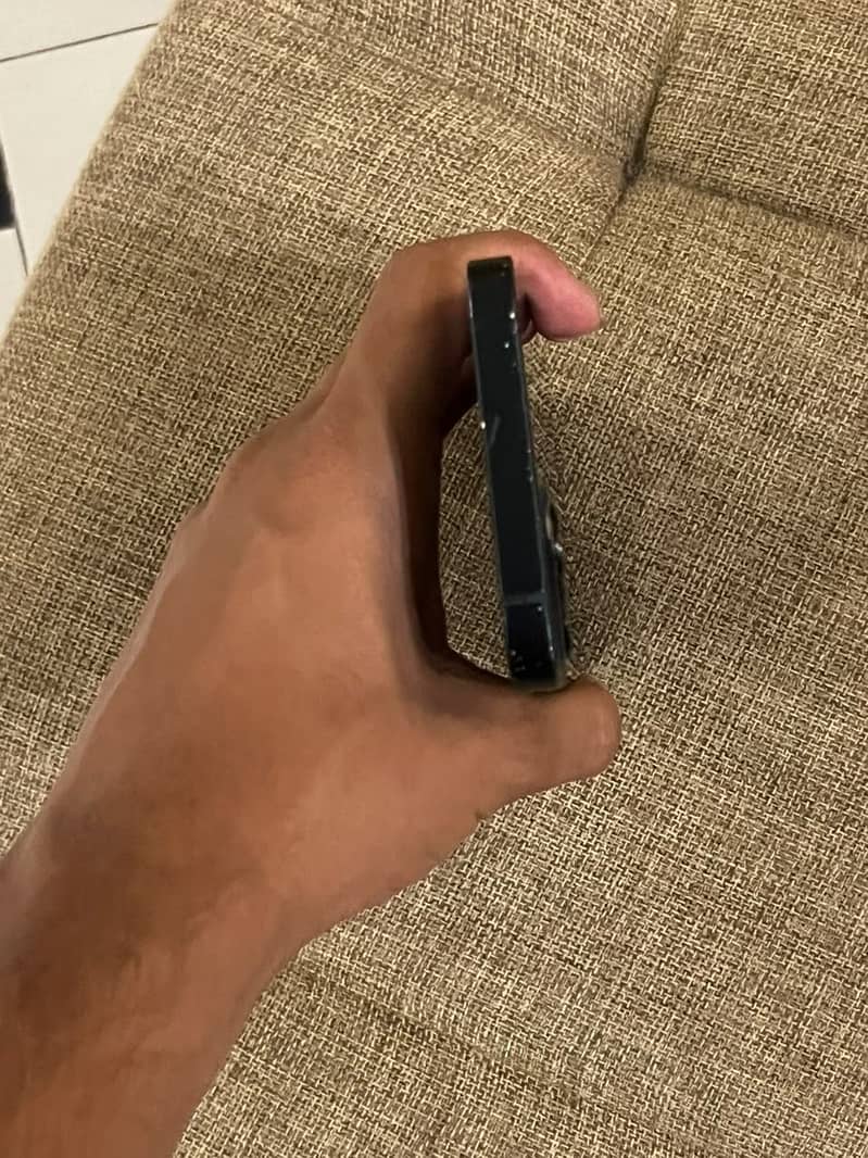 Apple iPhone 13 1