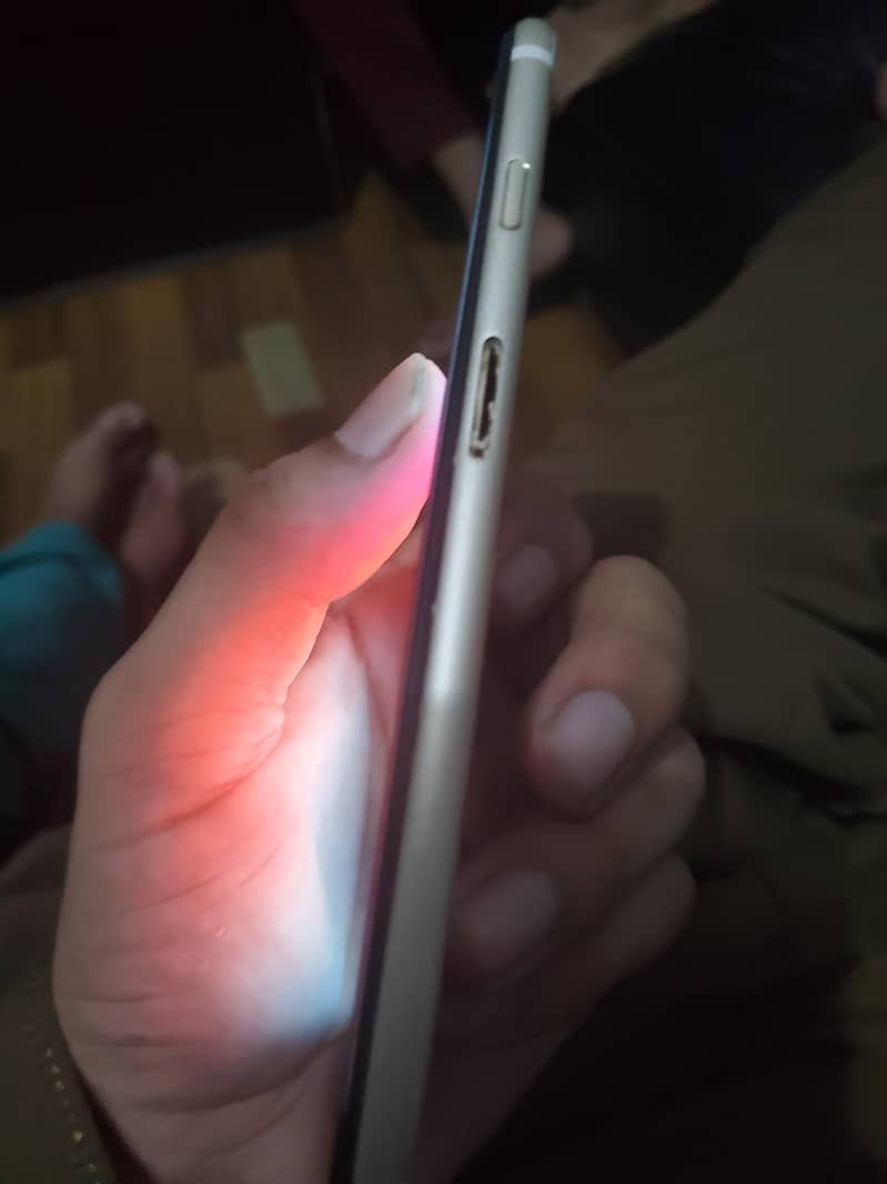 Apple iPhone 6 Plus 3