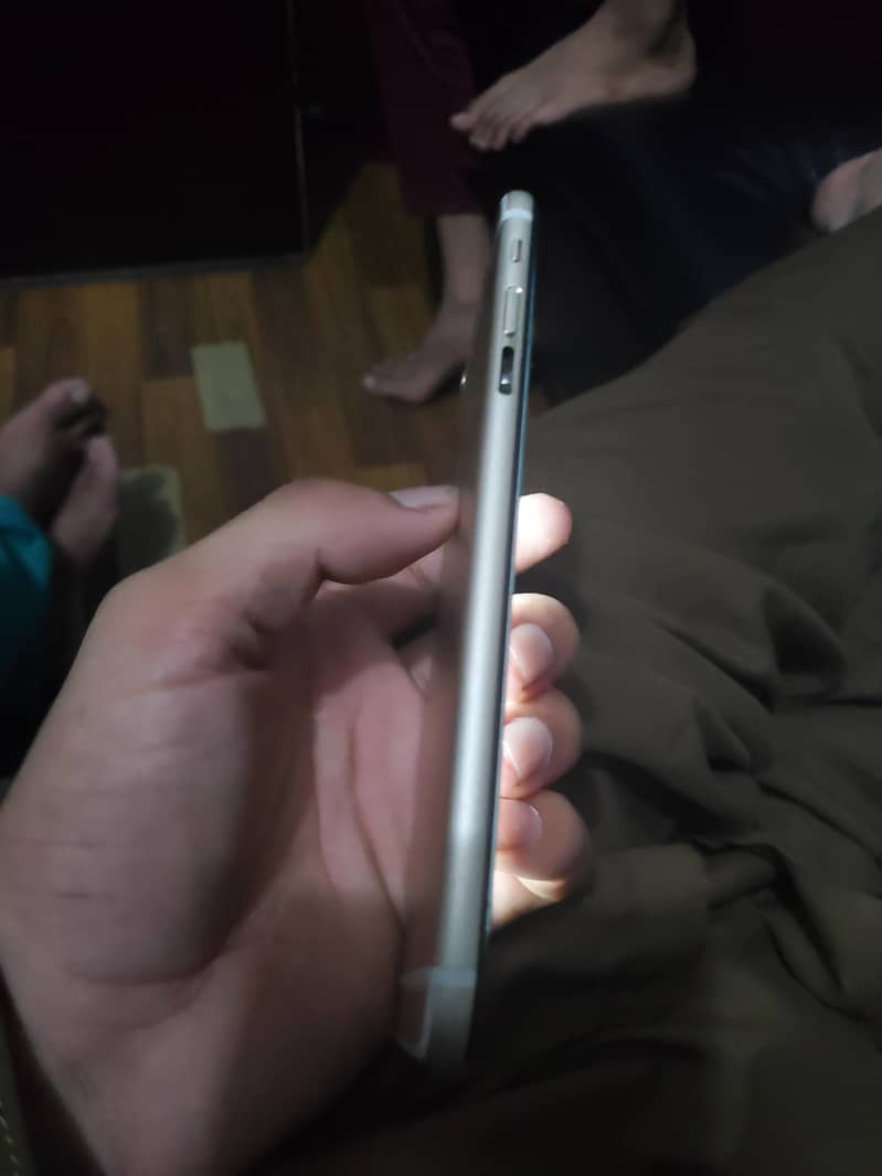 Apple iPhone 6 Plus 5
