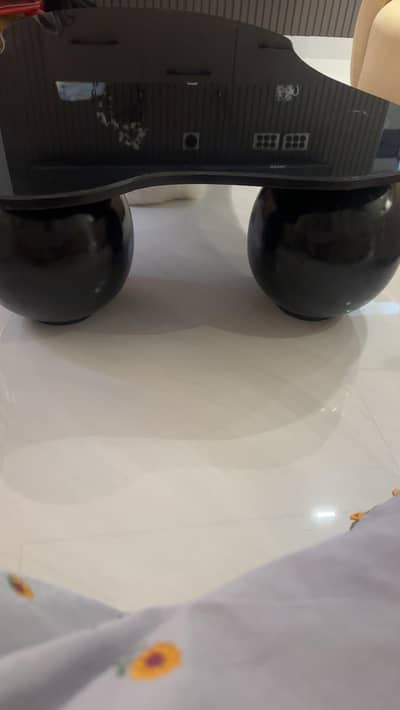 Coffee table/Center table