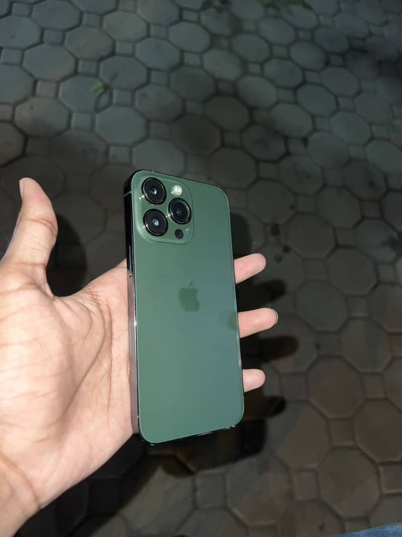 Apple iPhone 13 Pro 1