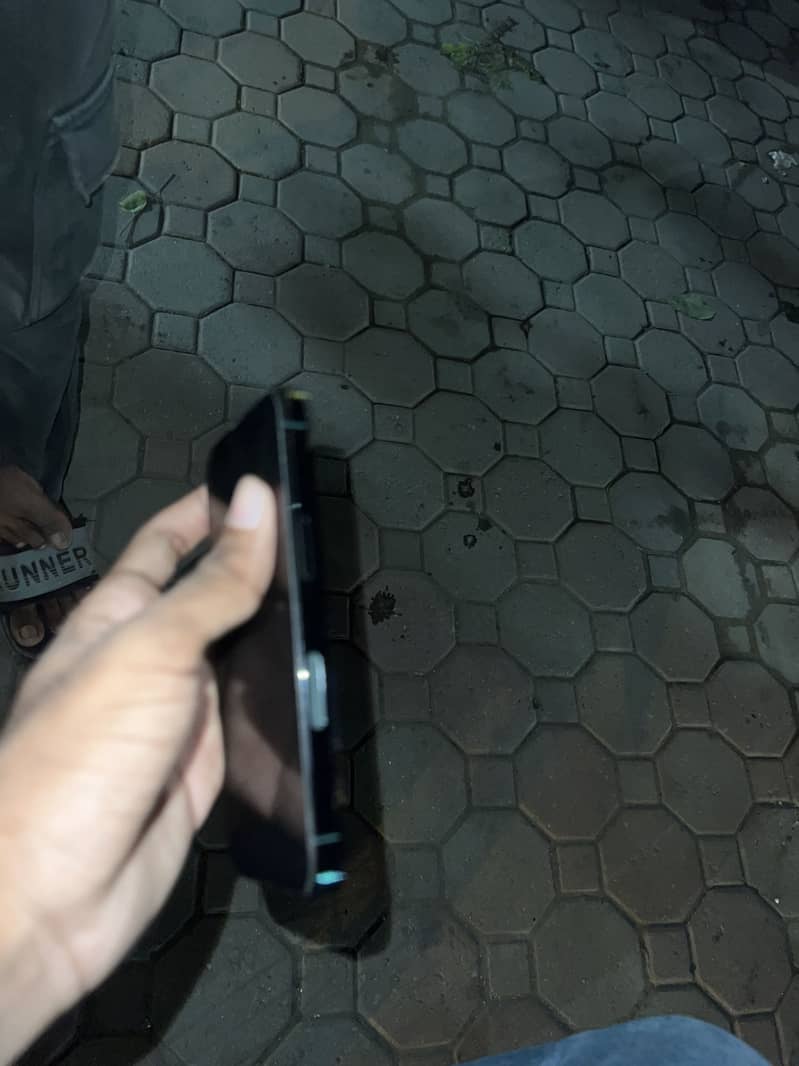 Apple iPhone 13 Pro 8