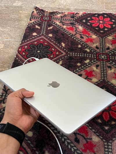 MacBook Pro 13-inch,2019