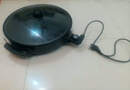 electric pizza pan for sale, Almost new and 100% works