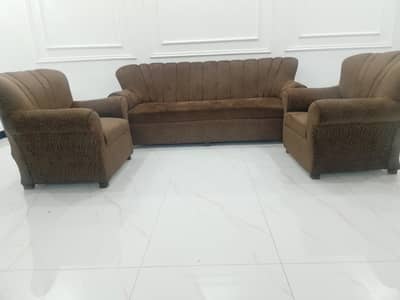 sofa 5 seated only one months used -more bargaining this sofa-