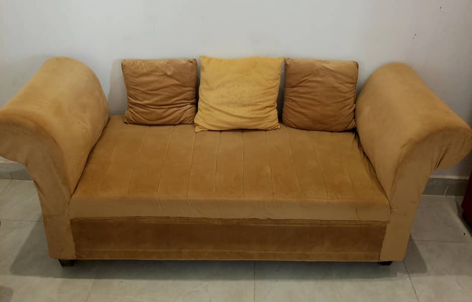sethi sofa 0
