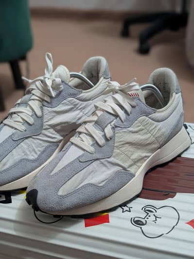 New Balance 327