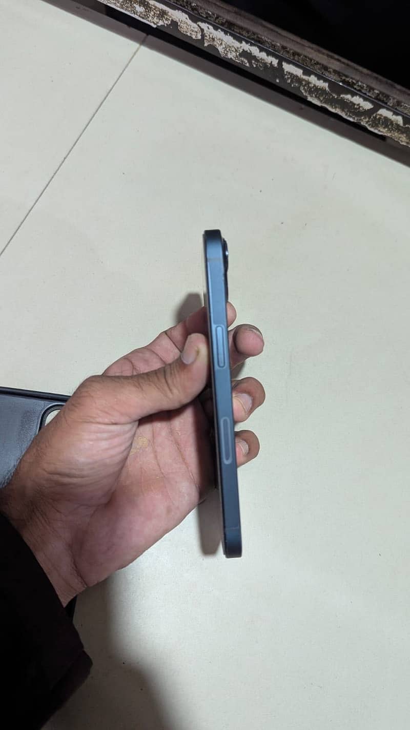 Apple iPhone 13 4
