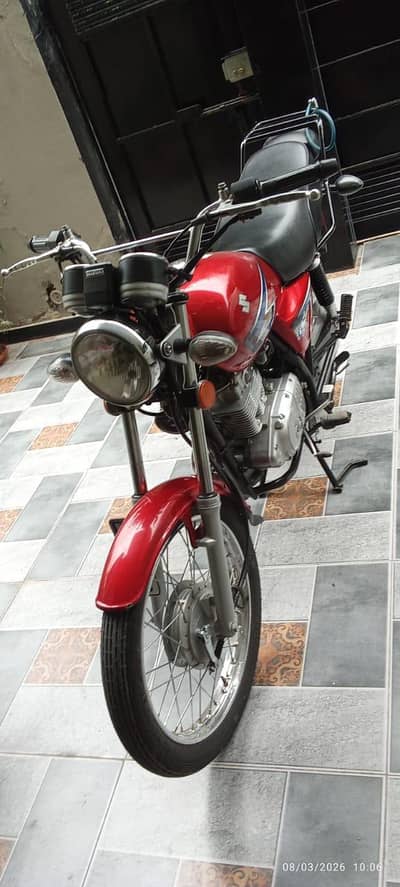 Suzuki GS 150 (2025)