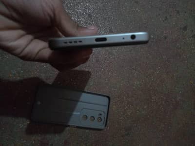 Itel City 100