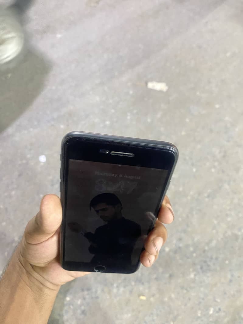Apple iPhone 8 Plus 0