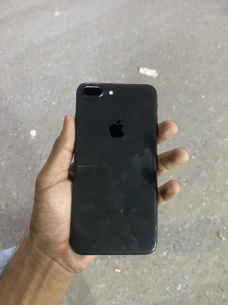 Apple iPhone 8 Plus 2