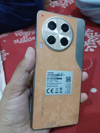 Tecno camon 30