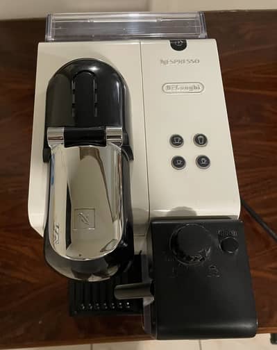 Delonghi Nespresso latissma plus