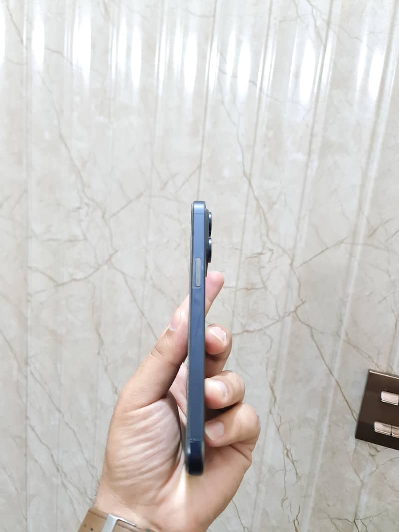 Apple iPhone 15 Pro Max 5