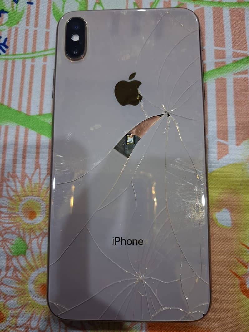 Apple iPhone XS Max 3