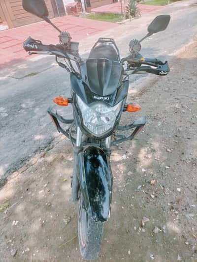 Suzuki GR 150 2021 model black color