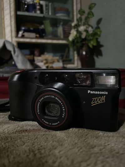 1990s PANASONIC ZOOM C-38 35mm