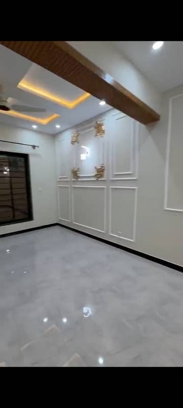 Brand new 5 Marla full house available for rent in Multi garden B17