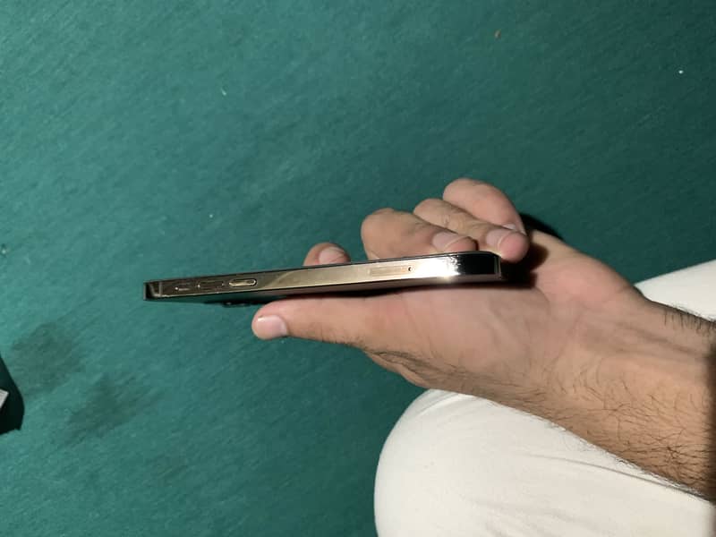 IPHONE 12 PRO 1