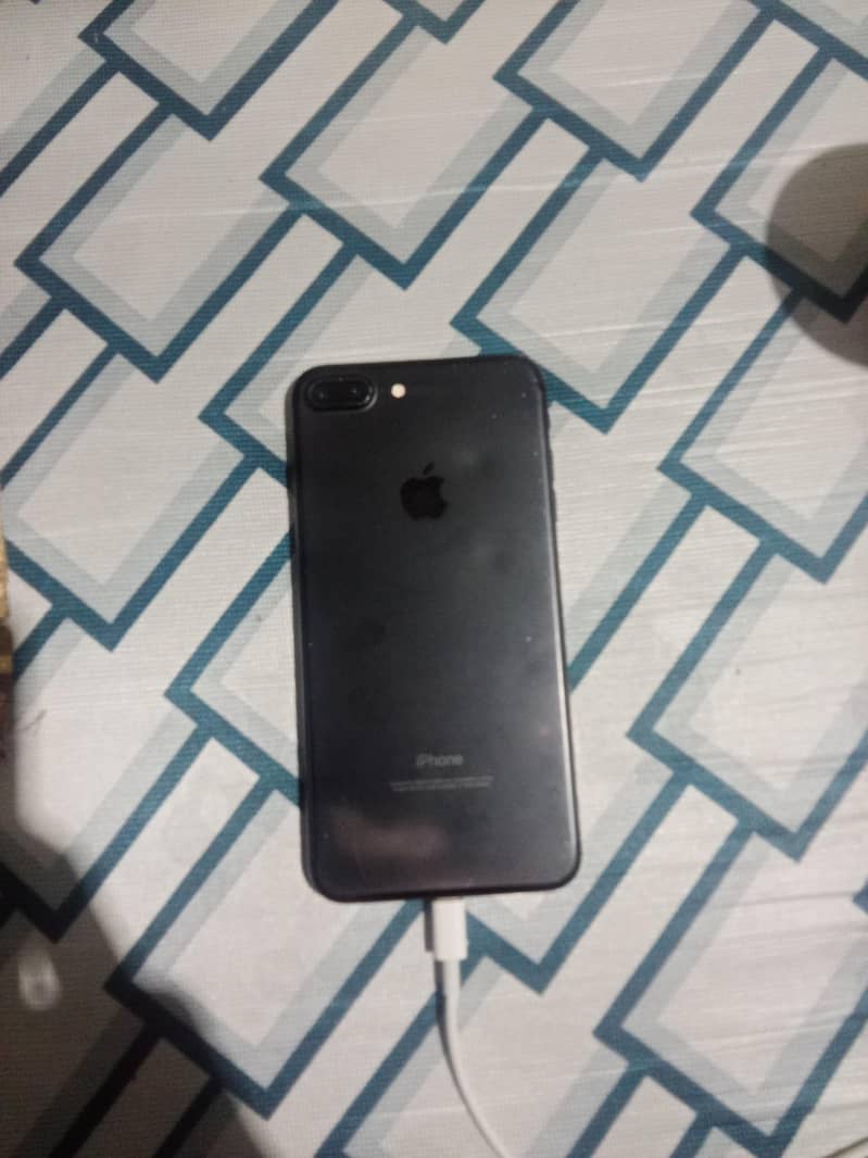 Apple iPhone 7 Plus 2
