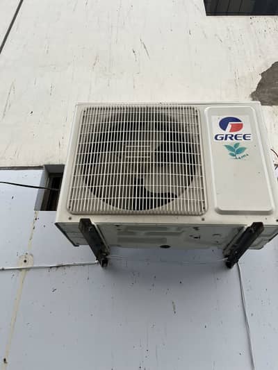 gree 1.5 Ton. 10/10 condition