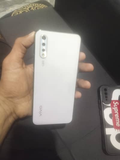 Vivo S1