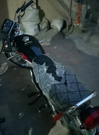 zero meter 2024 125 bike in good condition 5000km driven only