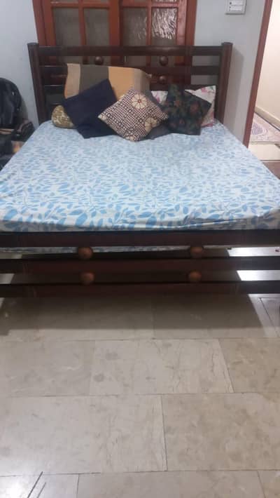 bed with spring matress