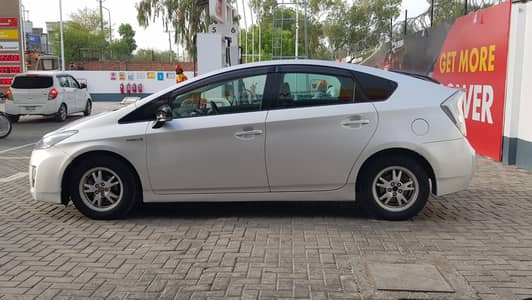 Urjent sale want to upgrade my Vehicle Prius toyota