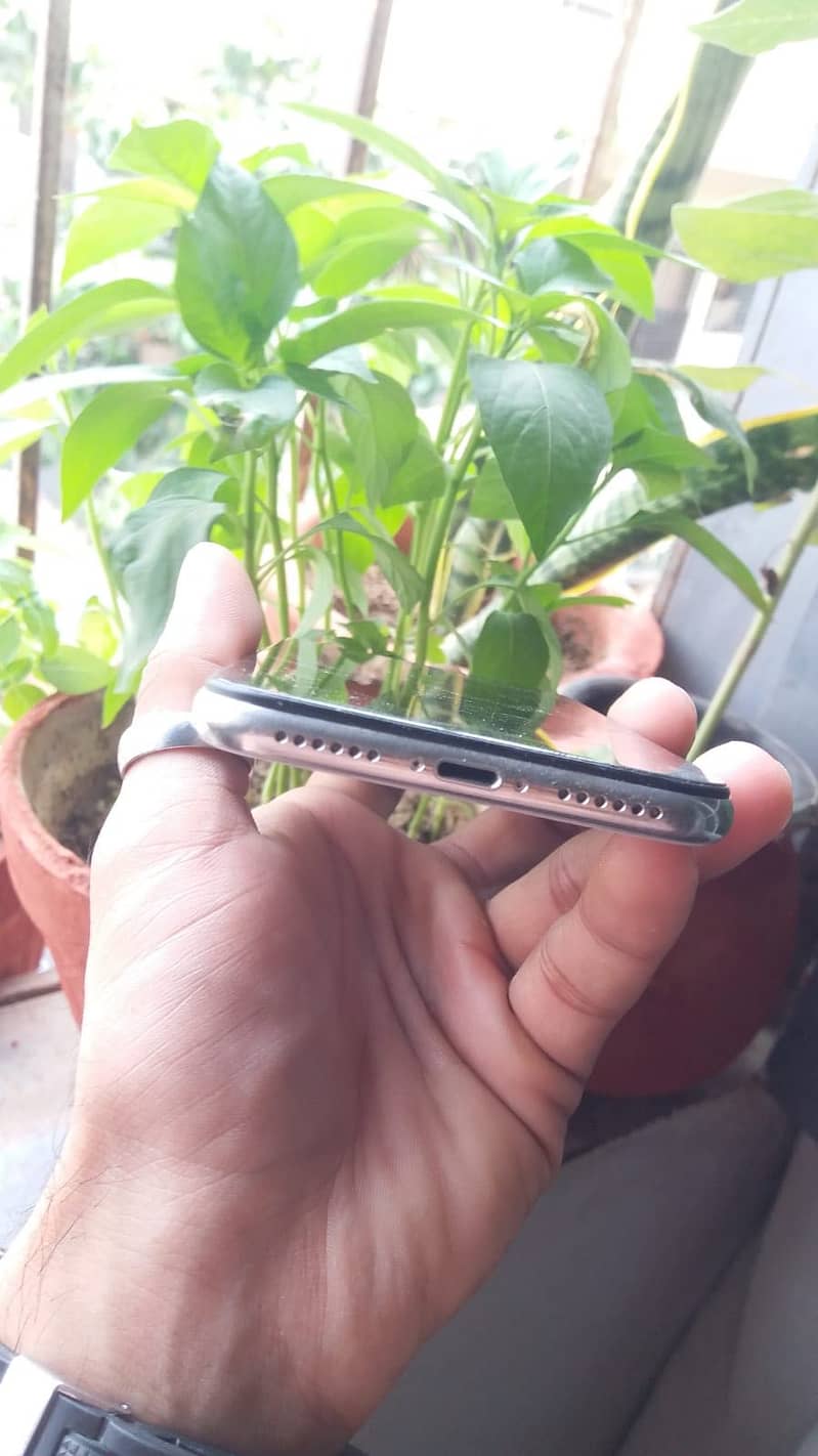 Apple iPhone X 0