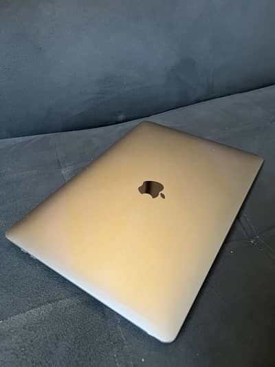 Apple MacBook Pro 13” (2017) Touch Bar