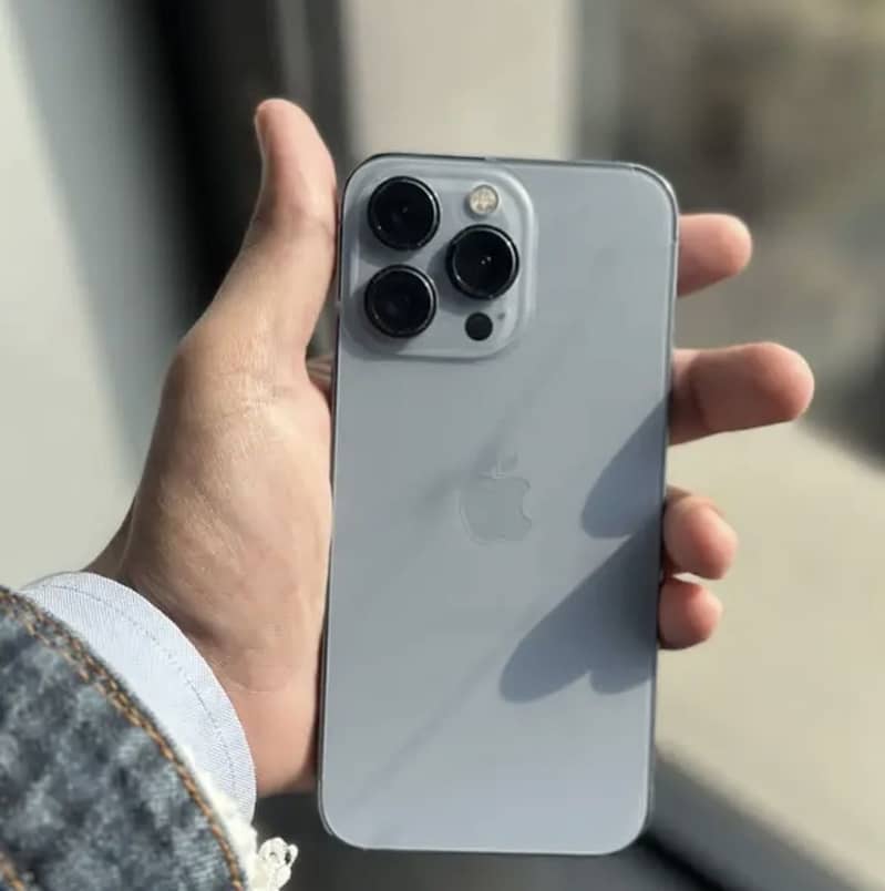 Apple iPhone 13 Pro 0