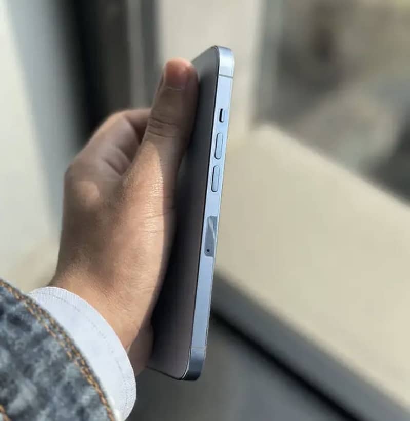 Apple iPhone 13 Pro 3
