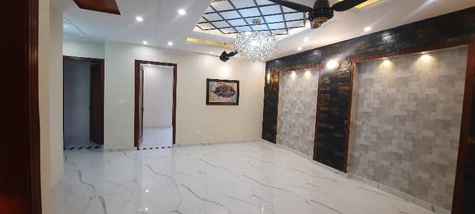 5 Marla Like New Upper Portion Available For Rent In Eden Boulevard Society College Road