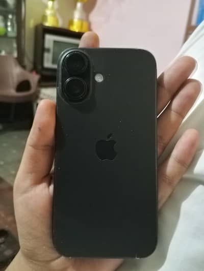 Apple iPhone 16