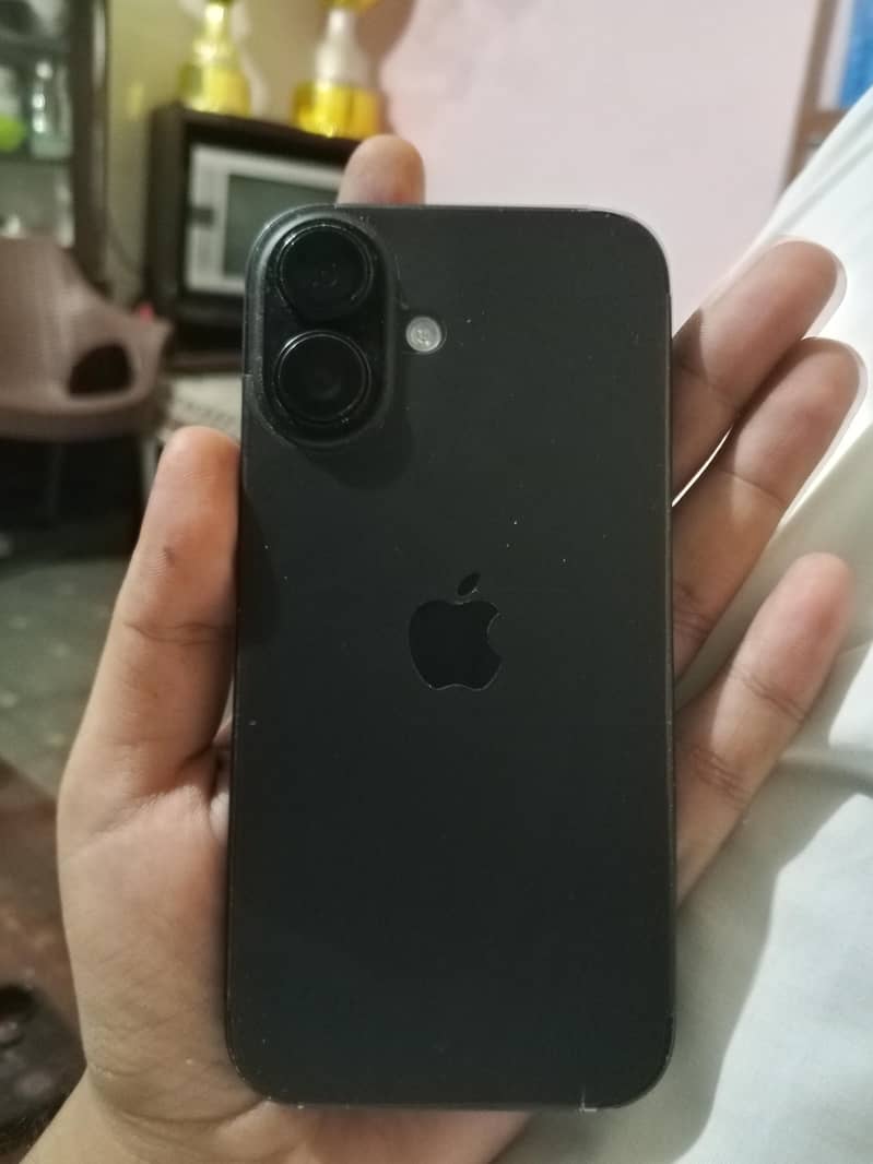 Apple iPhone 16 0