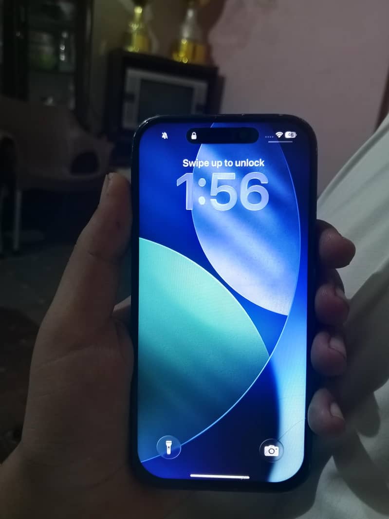 Apple iPhone 16 4