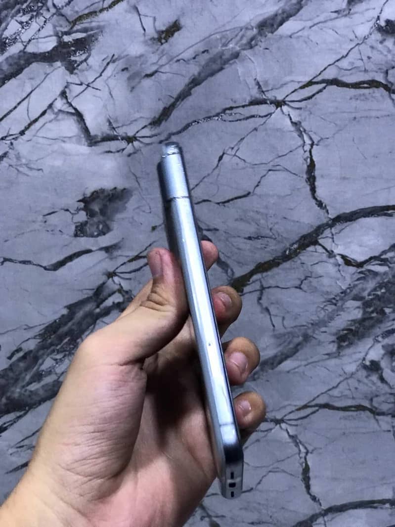 Google Pixel 8 2