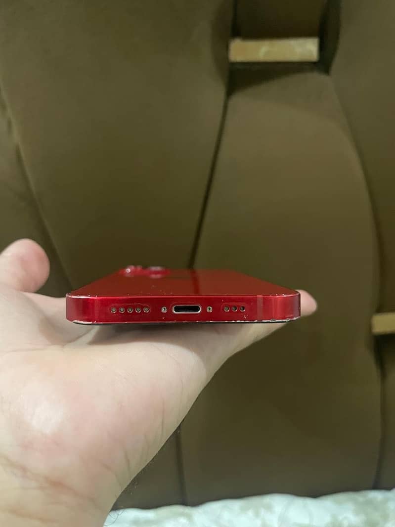 Apple iPhone 13 4