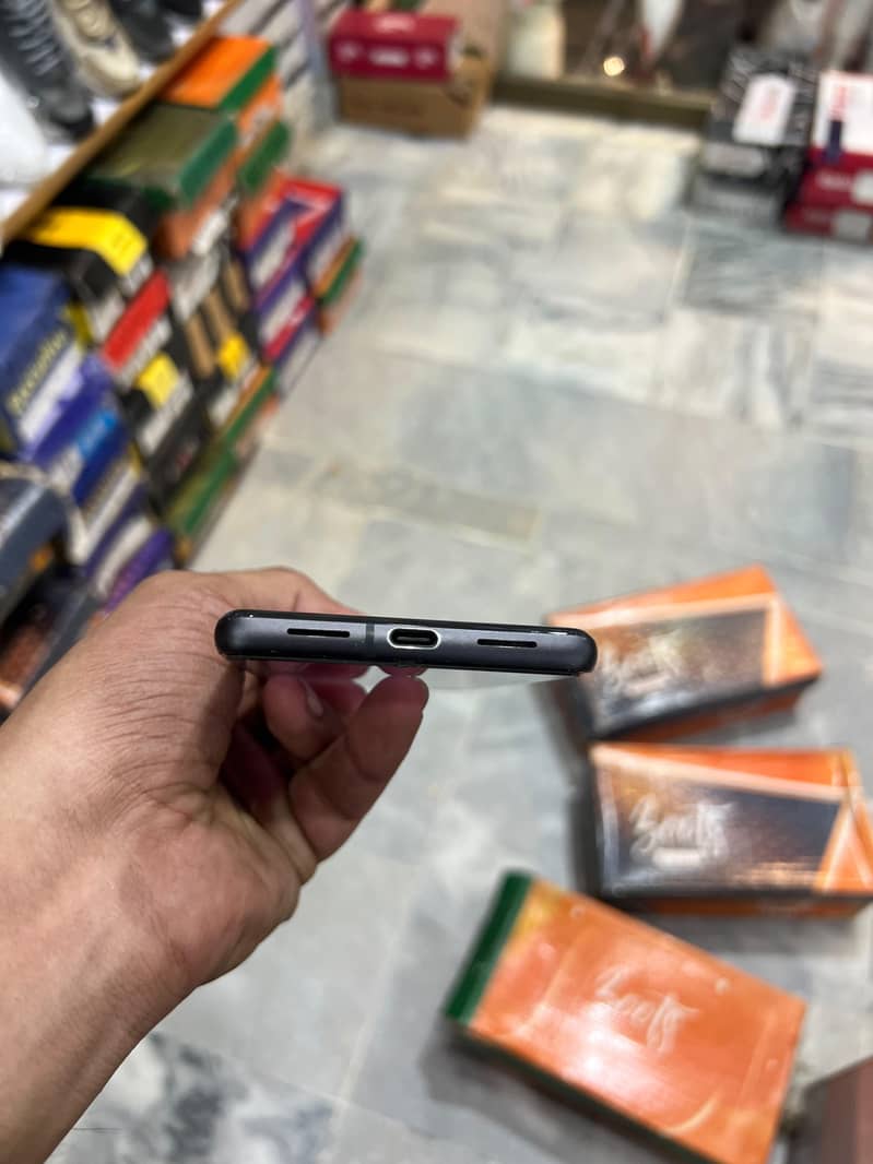Google Pixel 7 4