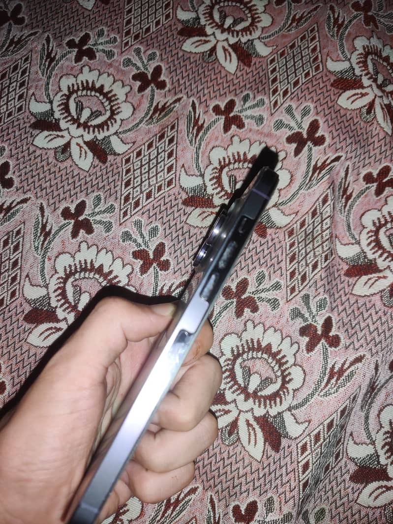 Iphone 14pro max 6