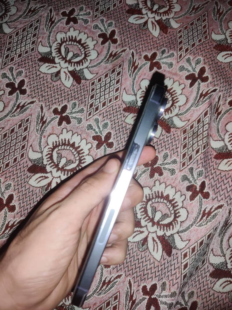 Iphone 14pro max 7